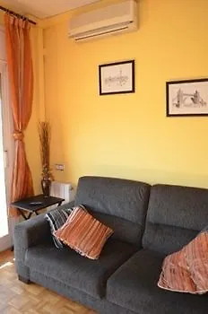 Bed&Bcn Sant Andreu Apartment Barcelona 0*,